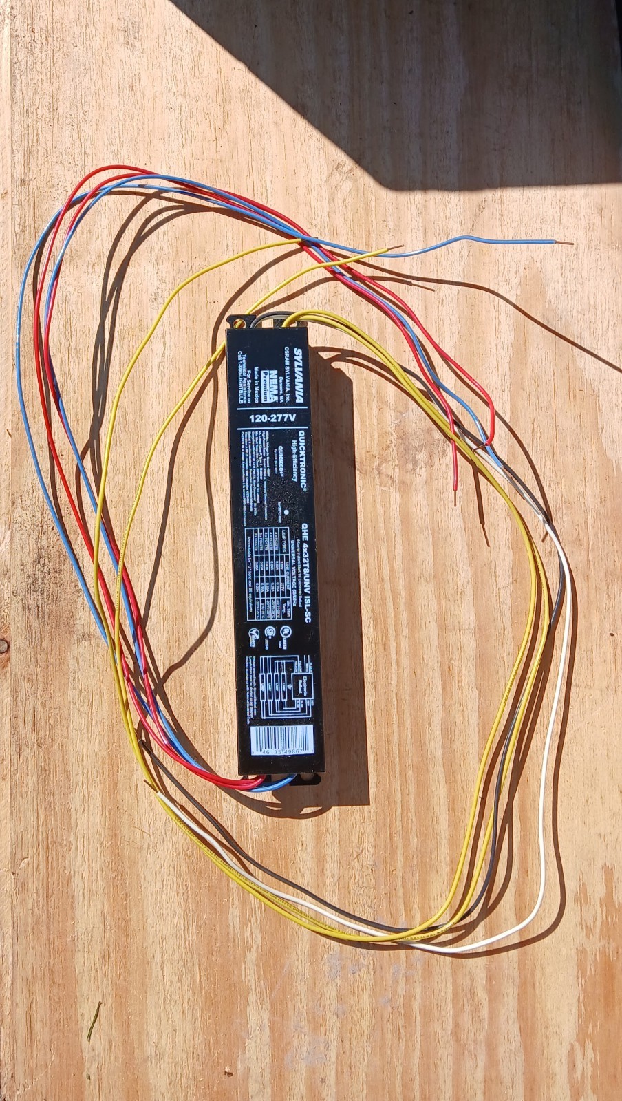 Sylvania Quicktronic QHE 4x32T8/Unv ISL-SC Electronic Ballast