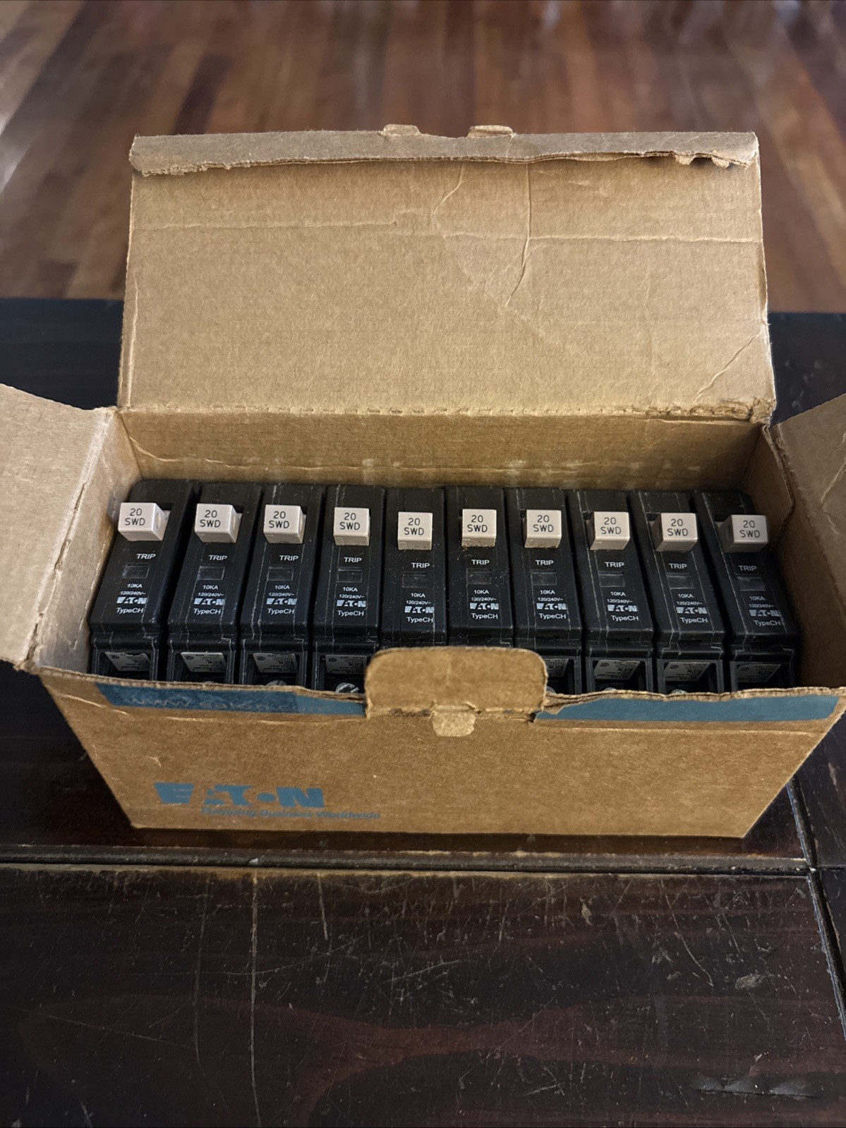 New box of 10 Eaton CHF120 Single Pole 20 Amp 120/240 Volt Circuit Breaker New box of 10 Eaton CHF120 Single Pole 20 Amp 120/240 Volt Circuit Breaker