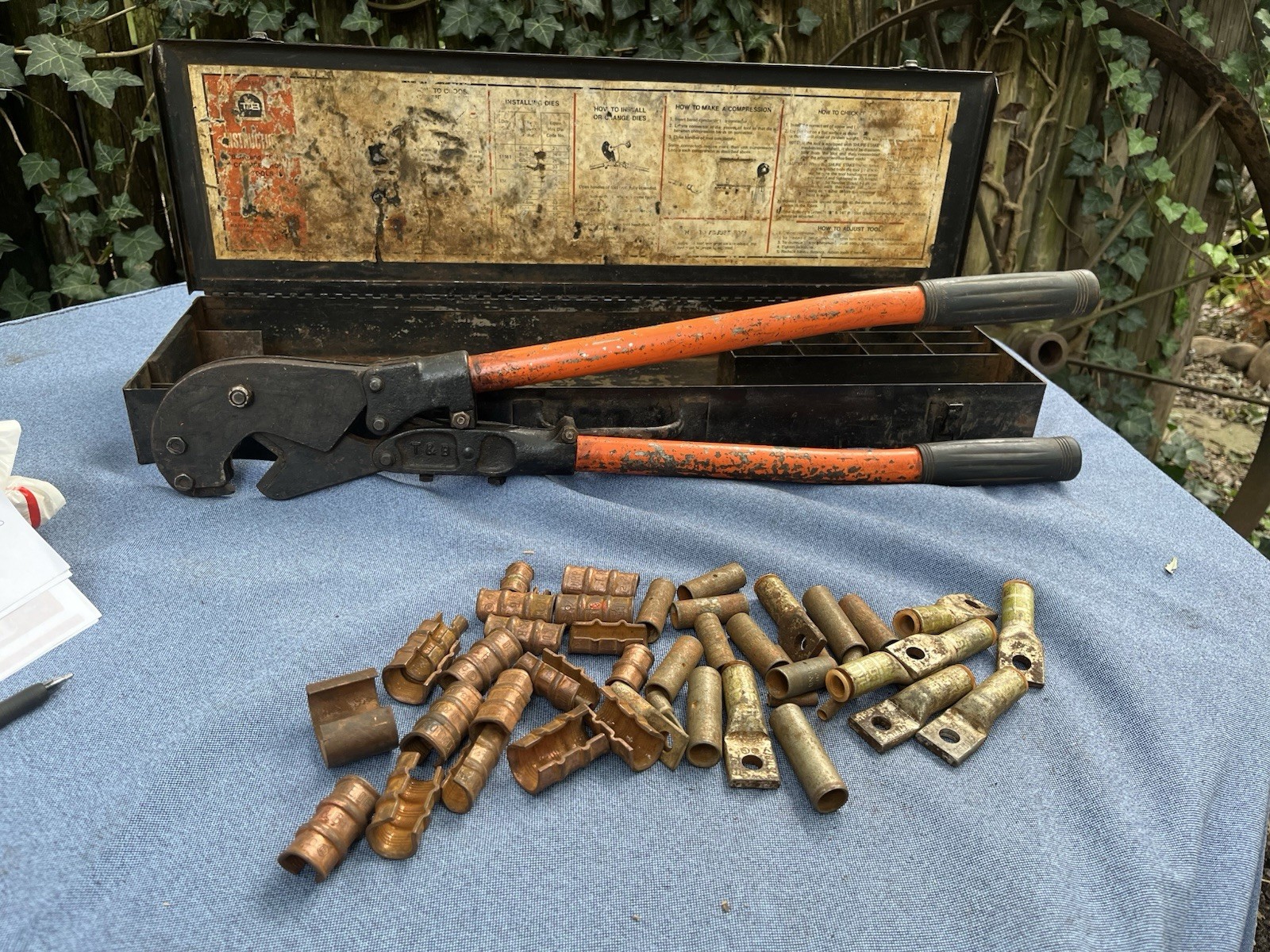 THOMAS & BETTS T&G Lug Compression Tool With Dies & Splice Lugs? THOMAS & BETTS T&G Lug Compression Tool With Dies & Splice Lugs?