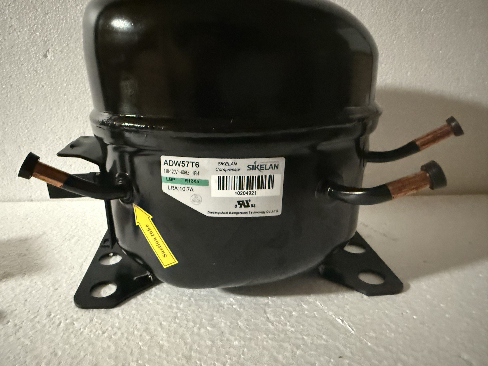 SIKELAN ADW57T6 REFRIGERATION COMPRESSOR 1/4 HP 546BTU 110-120V R134A 50-60HZ SIKELAN ADW57T6 REFRIGERATION COMPRESSOR 1/4 HP 546BTU 110-120V R134A 50-60HZ