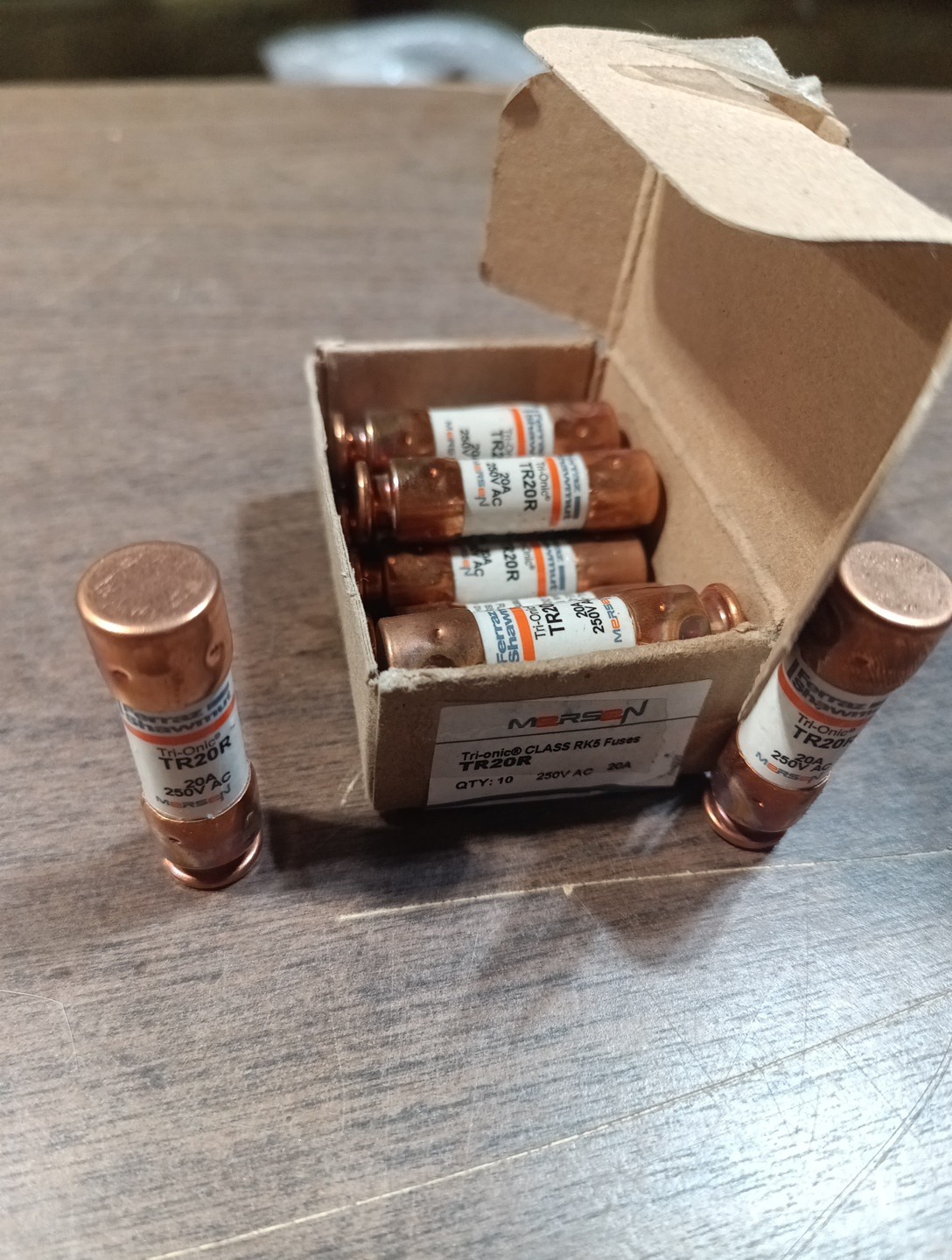 New Lot 10 Ferraz Shawmut TR20R 20 Amp Fuses Buss FRN-R-20 250 Volt NIB New Lot 10 Ferraz Shawmut TR20R 20 Amp Fuses Buss FRN-R-20 250 Volt NIB