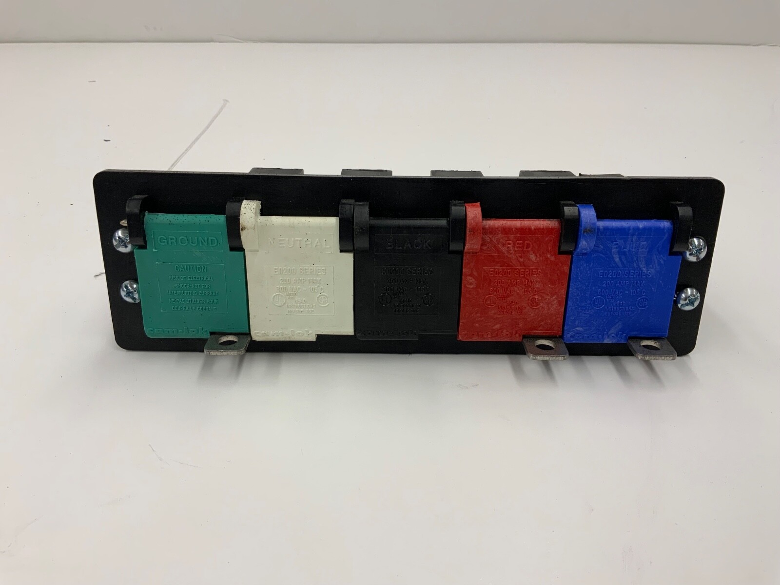 Eaton EO200 series 2awg 200 AMP cam-lock plug in panel Eaton EO200 series 2awg 200 AMP cam-lock plug in panel
