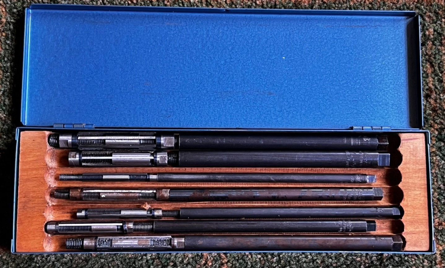 VINTAGE SNAP-ON/BLUE-POINT TOOL HAND REAMER SET-ORIGINAL METAL BOX-WOOD INSERT VINTAGE SNAP-ON/BLUE-POINT TOOL HAND REAMER SET-ORIGINAL METAL BOX-WOOD INSERT