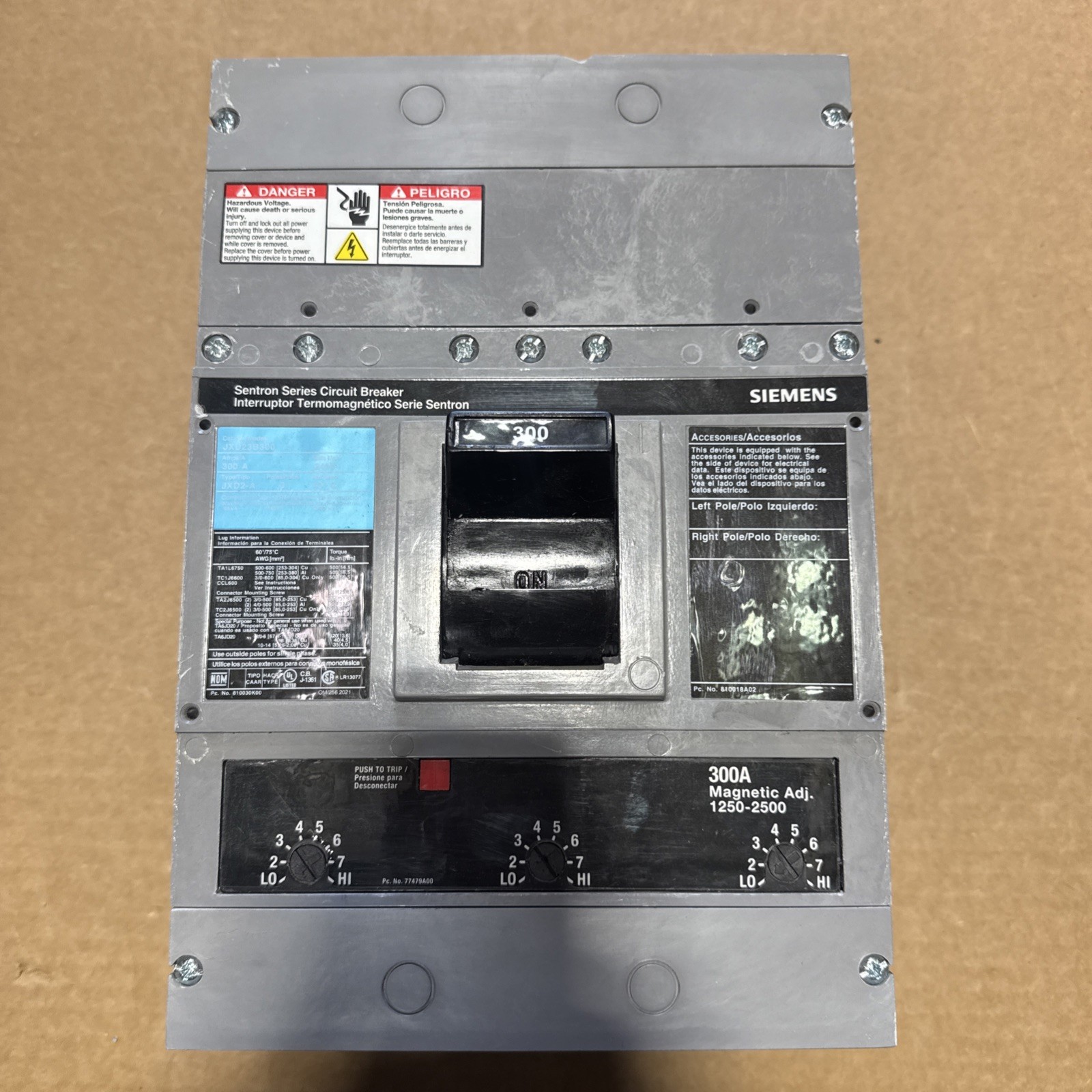 JXD23B300 SIEMENS ITE 300 amp 3 pole 240 volt 65kA Circuit Breaker Pullout JXD23B300 SIEMENS ITE 300 amp 3 pole 240 volt 65kA Circuit Breaker Pullout