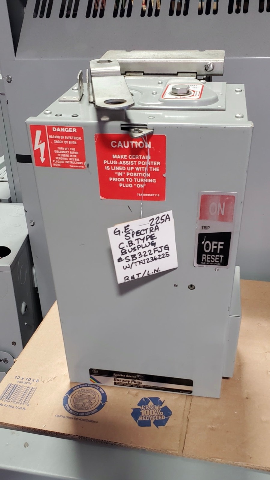 PERFECT GE SPECTRA CAT# SB322FJG 225A CIRCUIT BREAKER TYPE BUSPLUG W/ TFJ236225 PERFECT GE SPECTRA CAT# SB322FJG 225A CIRCUIT BREAKER TYPE BUSPLUG W/ TFJ236225