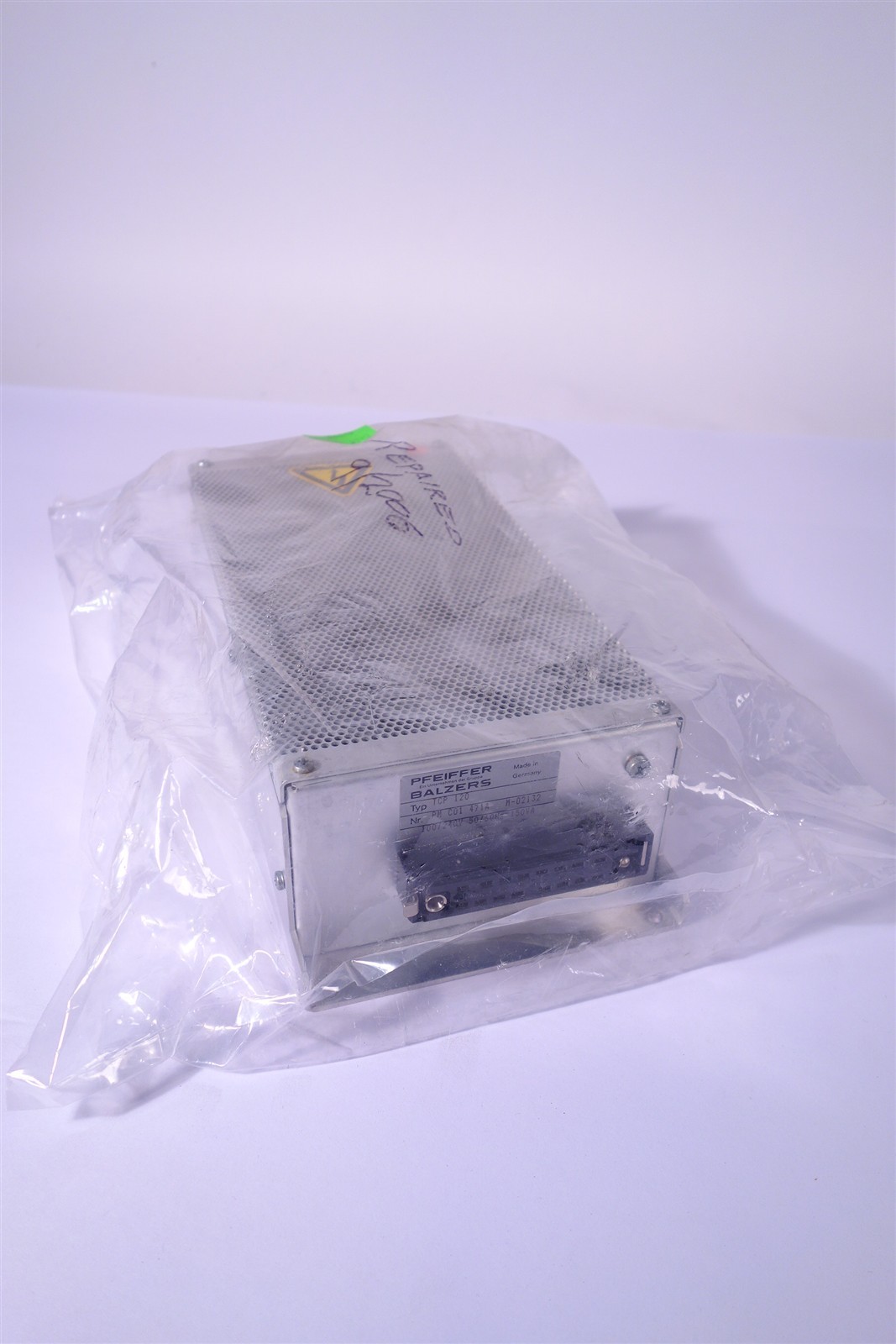 Pfeiffer Balzers TCP-120 Turbo Pump Power Supply / Controller Pfeiffer Balzers TCP-120 Turbo Pump Power Supply / Controller