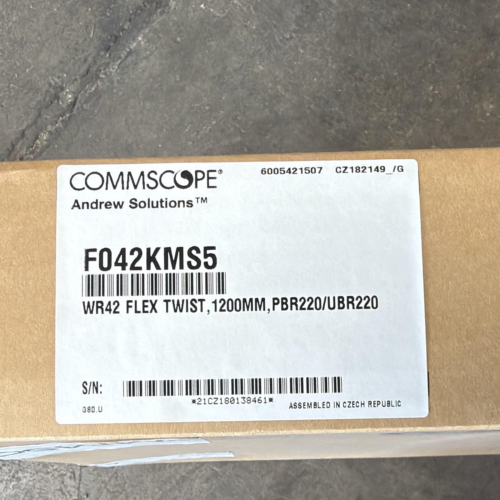 CommScope Andrew Solutions F042KMS5 WR42 Flex Twist CommScope Andrew Solutions F042KMS5 WR42 Flex Twist