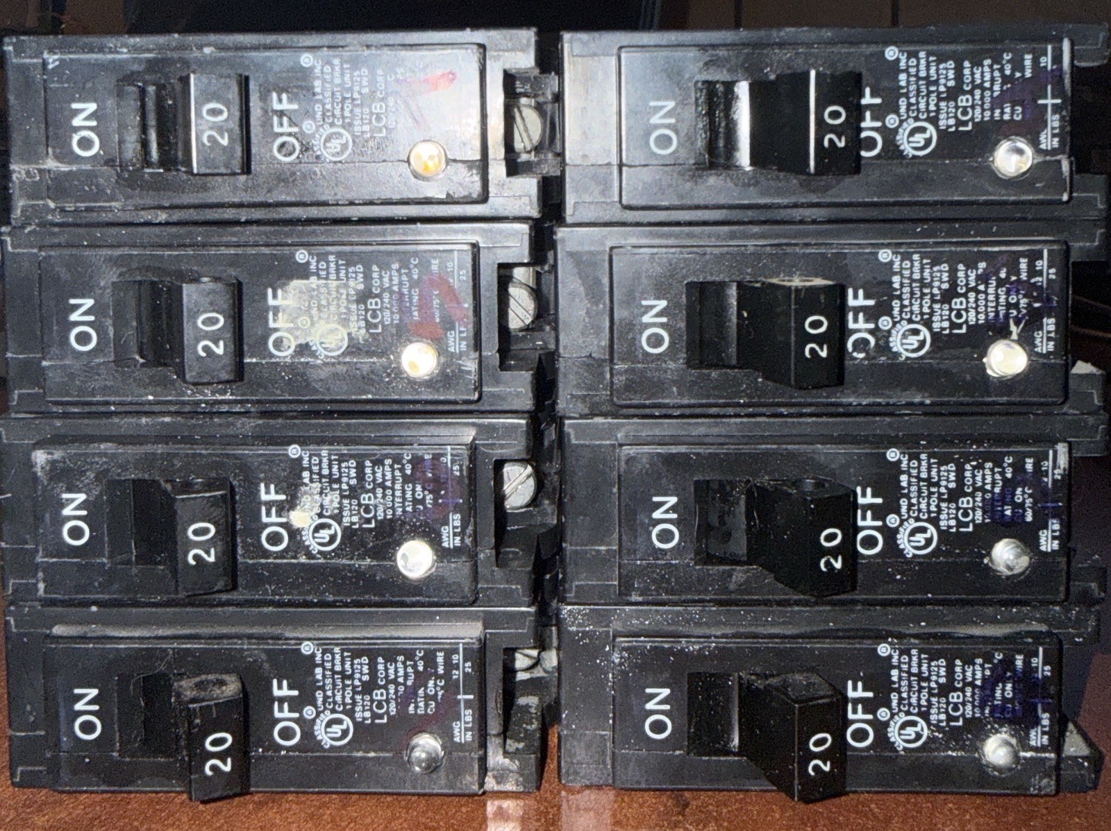 Lot of 8 LCB Corp LB120 20A 1-Pole Circuit Breakers 120/240V UNTESTED Lot of 8 LCB Corp LB120 20A 1-Pole Circuit Breakers 120/240V UNTESTED