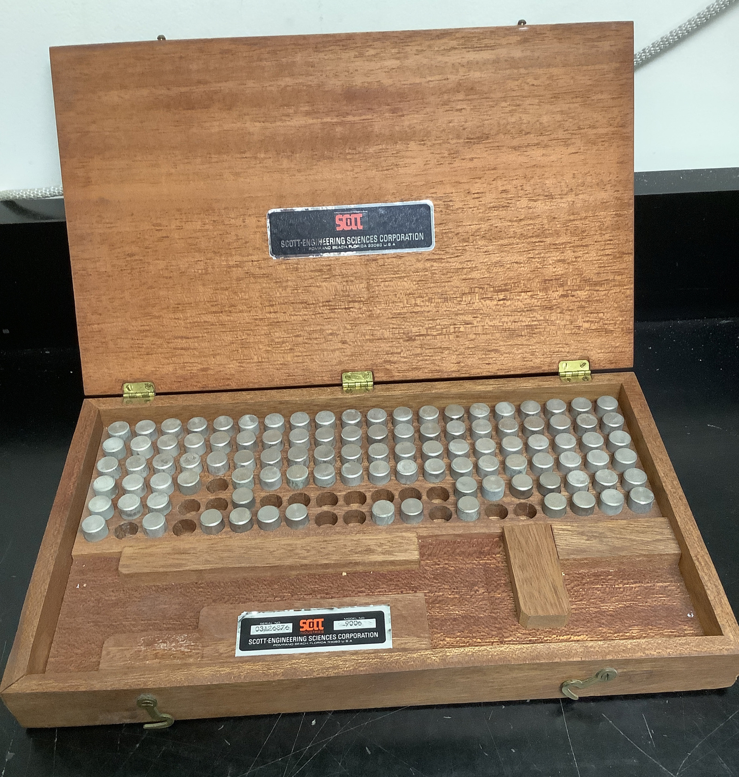 Scott Engineering Sciences Corp Lab Weights Kit | Model 9006 Scott Engineering Sciences Corp Lab Weights Kit | Model 9006