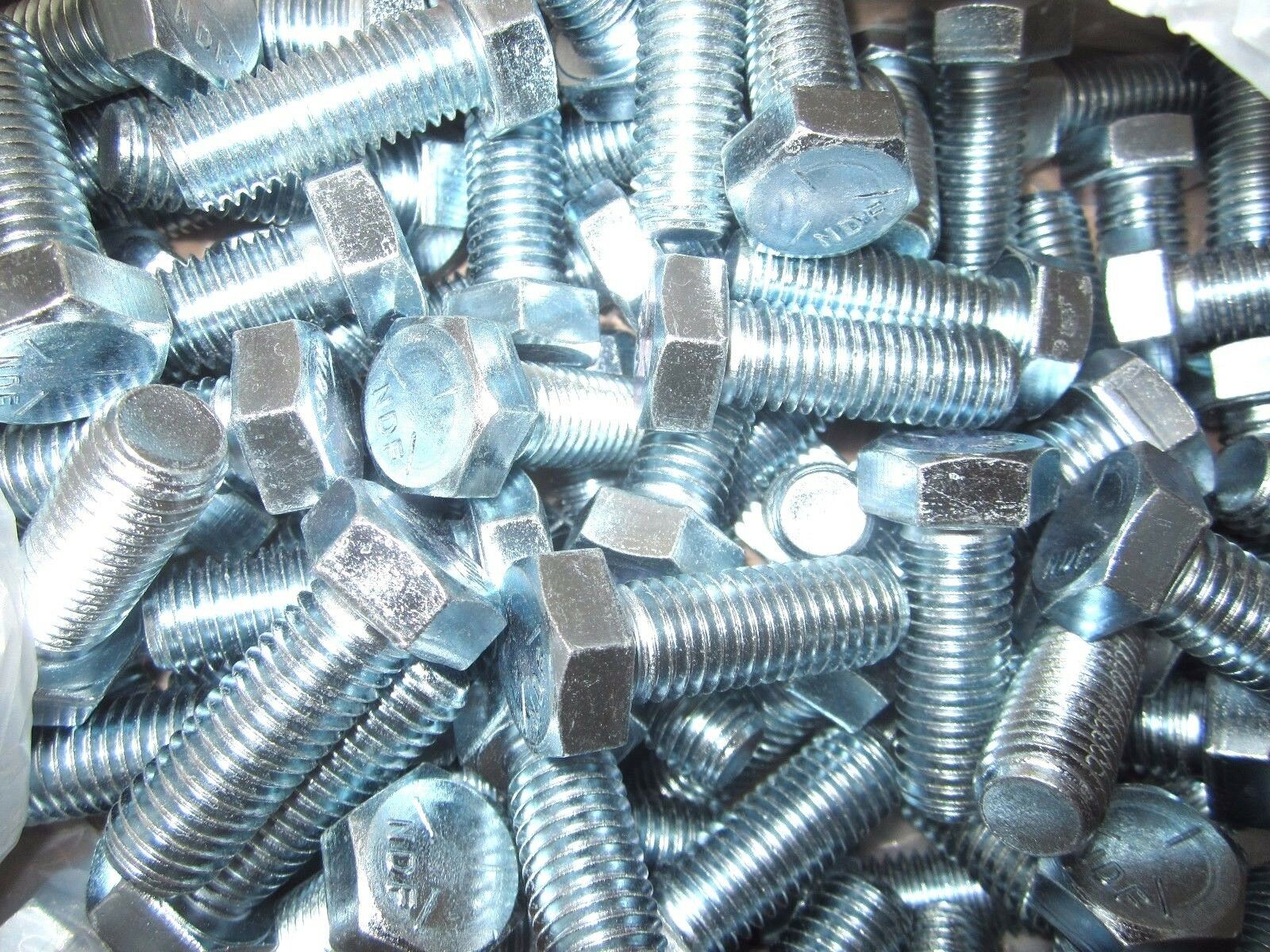 5/8-11 X 1 1/2 Hex Head Cap Screws Grade 5 Zinc Plated 200 Pieces