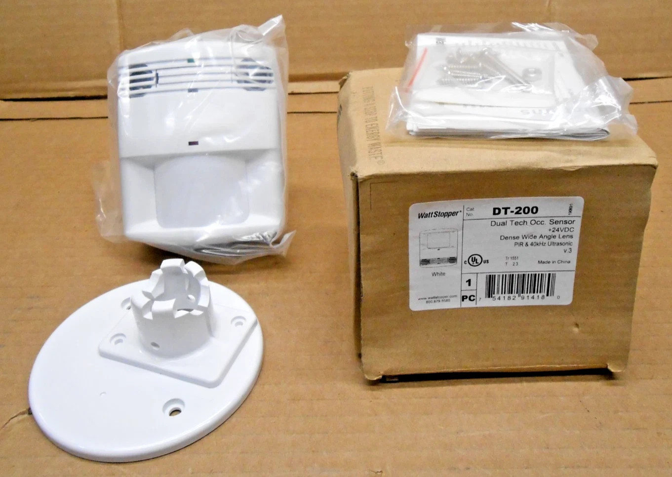 1 NEW LEGRAND WATTSTOPPER DT-200 DUAL TECHNOLOGY OCCUPANCY SENSOR 24 VDC 1 NEW LEGRAND WATTSTOPPER DT-200 DUAL TECHNOLOGY OCCUPANCY SENSOR 24 VDC