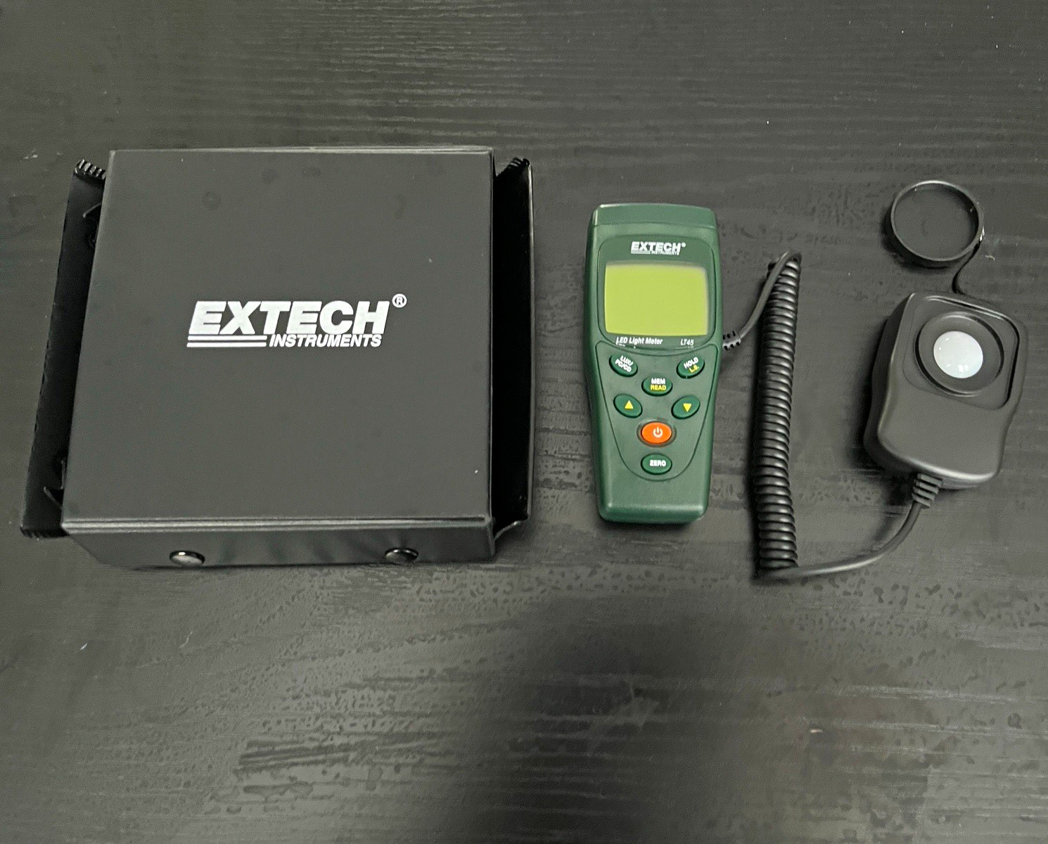 Extech LT45 LED Lux Light Meter w/ Remote Sensor Probe & Carrying Case