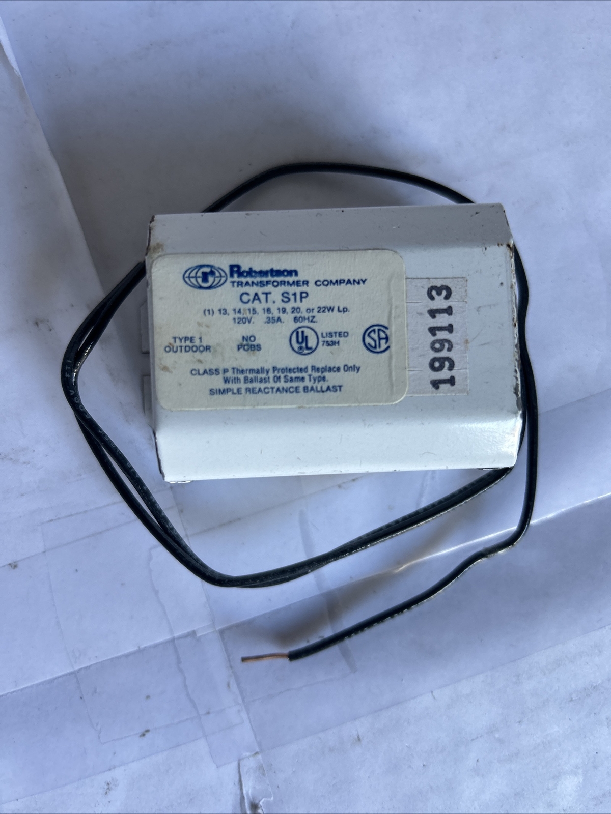 Robertson Transformer Ballast. For PL Lamps. Cat. # S1P. 13-22W. Some rust. Robertson Transformer Ballast. For PL Lamps. Cat. # S1P. 13-22W. Some rust.