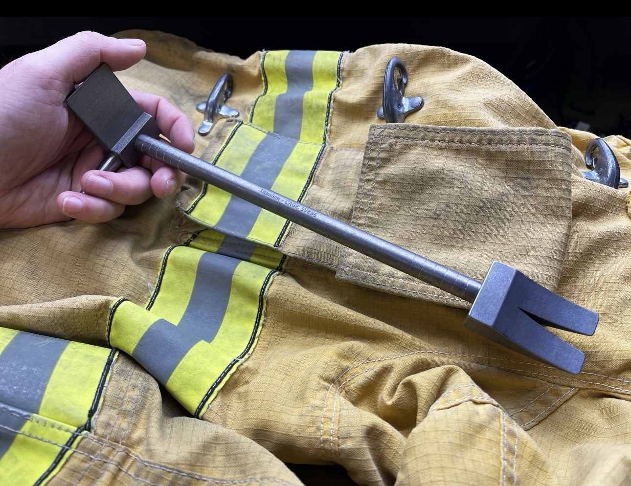RARE 12in Military Contract Titanium EDC Halligan Bar Police Tool Entry Pry LE RARE 12in Military Contract Titanium EDC Halligan Bar Police Tool Entry Pry LE