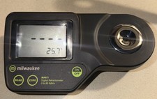 Milwaukee Digital Brix Refractometer MA871 picture