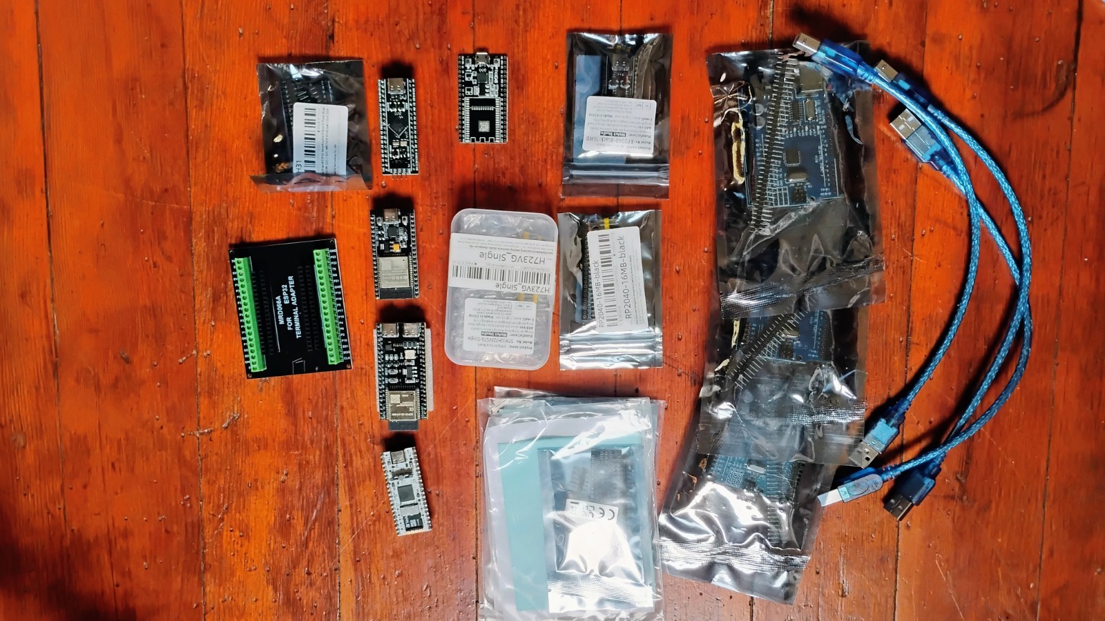 Lot Microprocessors: Arduino Raspberry STM32 ESP MilkV Lot Microprocessors: Arduino Raspberry STM32 ESP MilkV