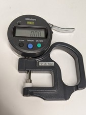 Mitutoyo 547-500S ABSOLUTE Digimatic Digital Thickness Gage 0-12mm Case picture