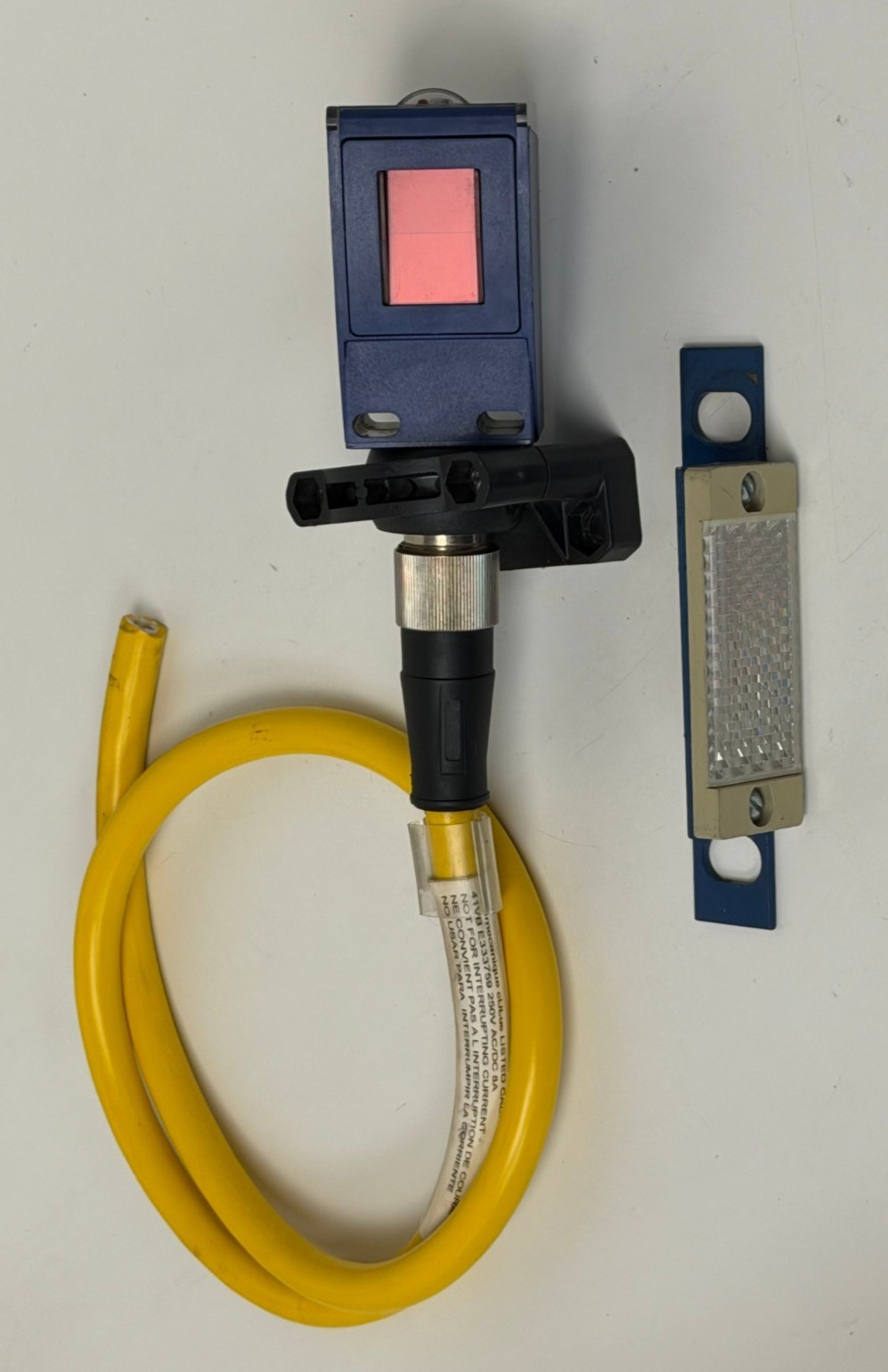 TELEMECANIQUE SQUARE D SCHNEIDER XUC9ARCTU78 SENSOR - MOUNT - REFLECTOR - CABLE TELEMECANIQUE SQUARE D SCHNEIDER XUC9ARCTU78 SENSOR - MOUNT - REFLECTOR - CABLE
