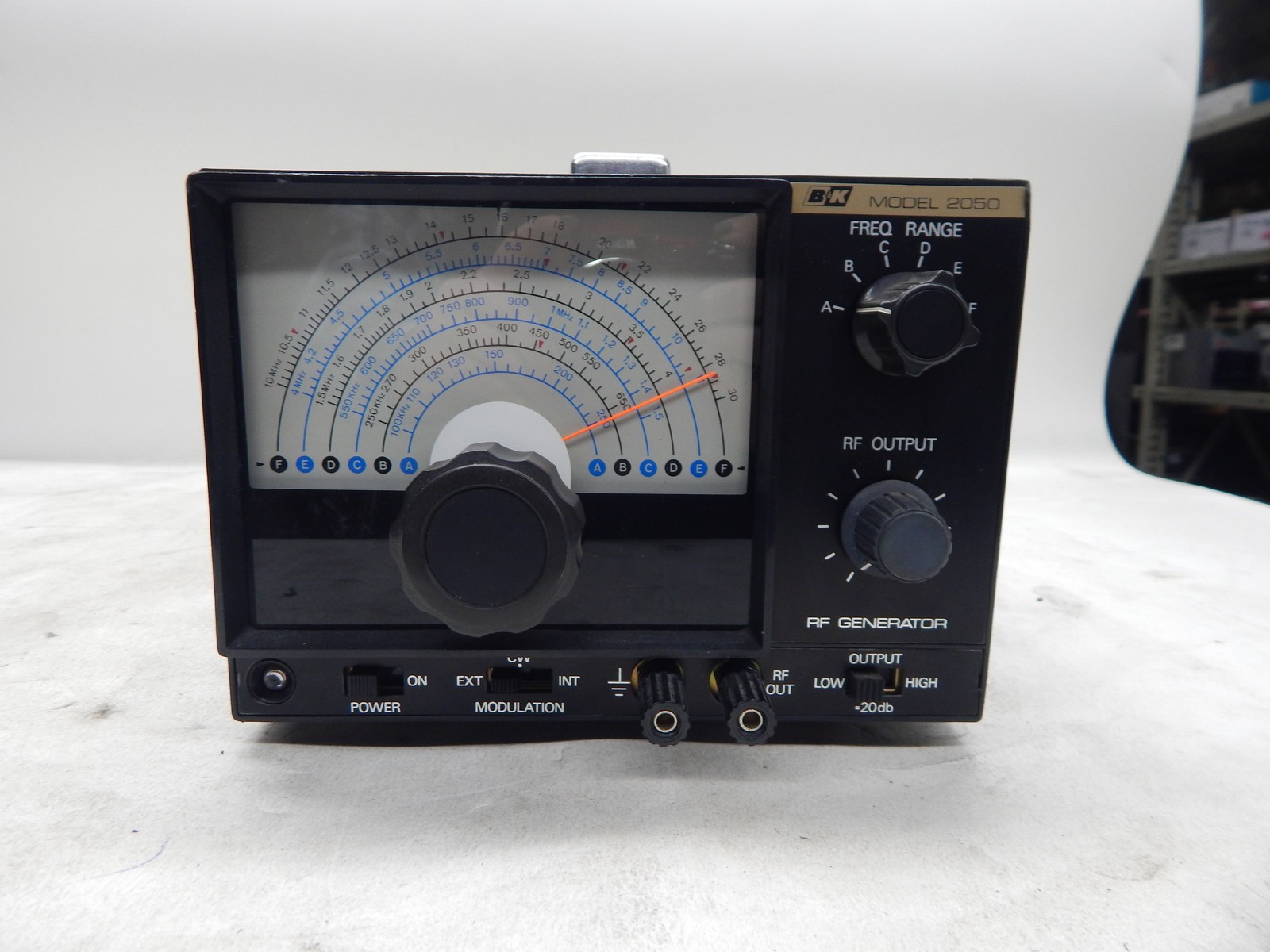 BK PRECISION Model 2050 RF Signal Generator BK PRECISION Model 2050 RF Signal Generator