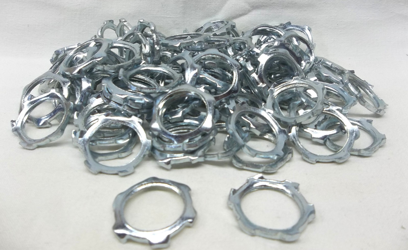LOT OF 100 - CONDUIT 1/2 LOT OF 100 - CONDUIT 1/2