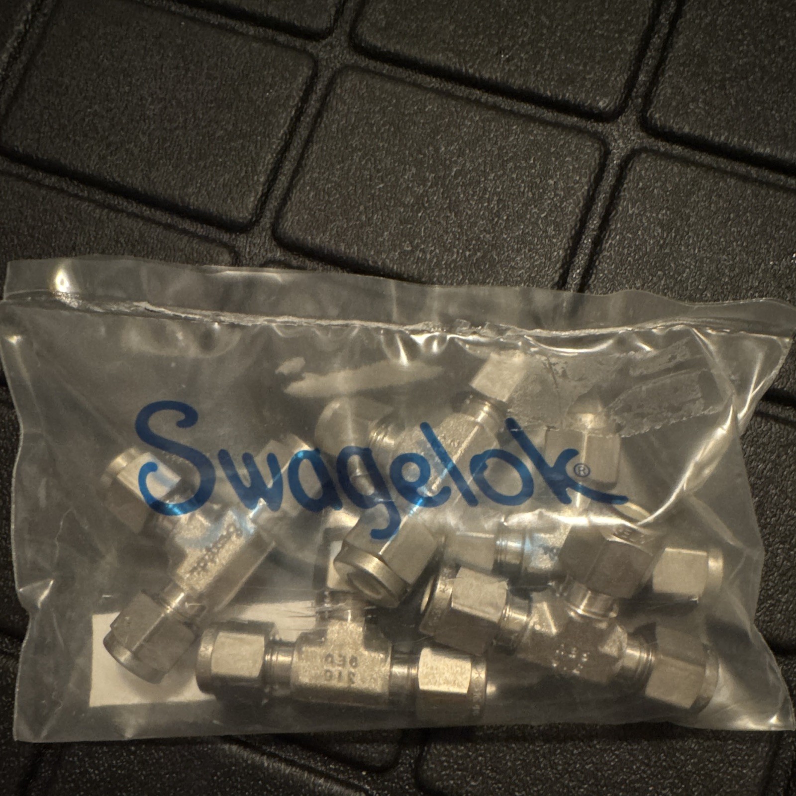 MAKE OFFER LOT OF 7 Swagelok SS-400-3 Union Tee Fitting 1/4 NEW MAKE OFFER LOT OF 7 Swagelok SS-400-3 Union Tee Fitting 1/4 NEW