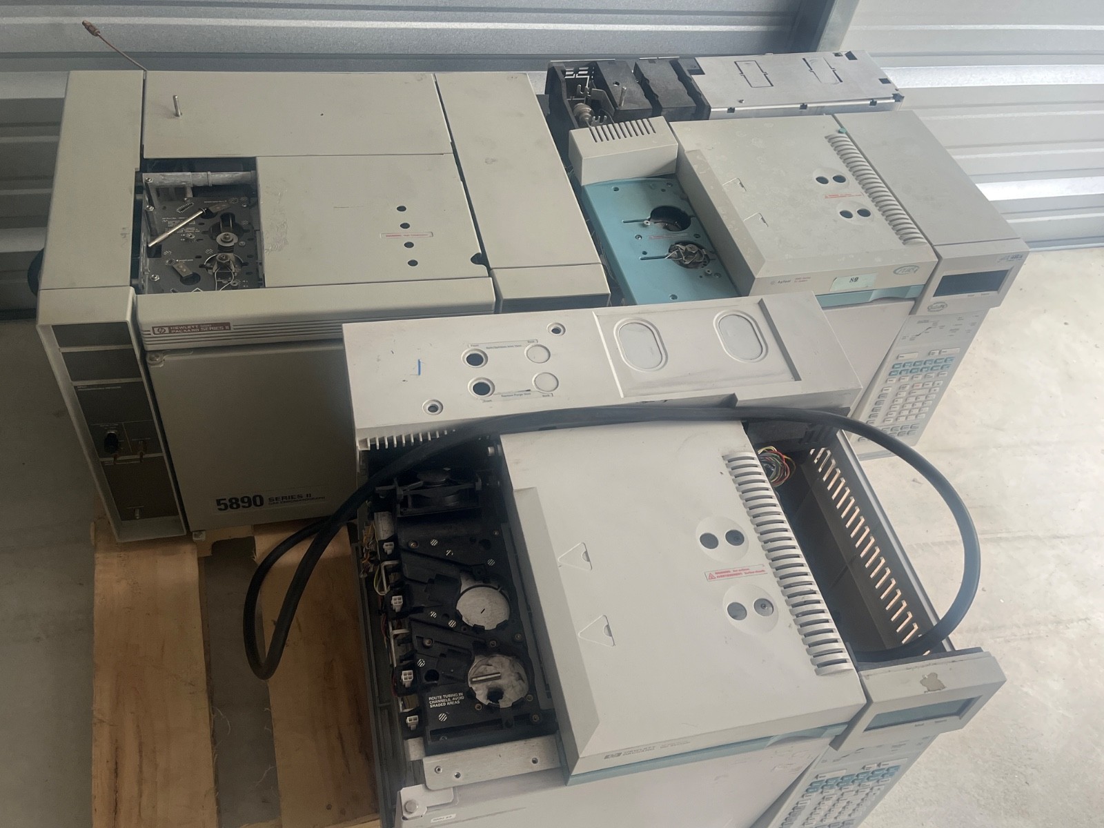Lot of 3 HP Agilent CGs: (2) 6890 (1) 5890 Gas Chromatograph Parts Repair As-Is Lot of 3 HP Agilent CGs: (2) 6890 (1) 5890 Gas Chromatograph Parts Repair As-Is