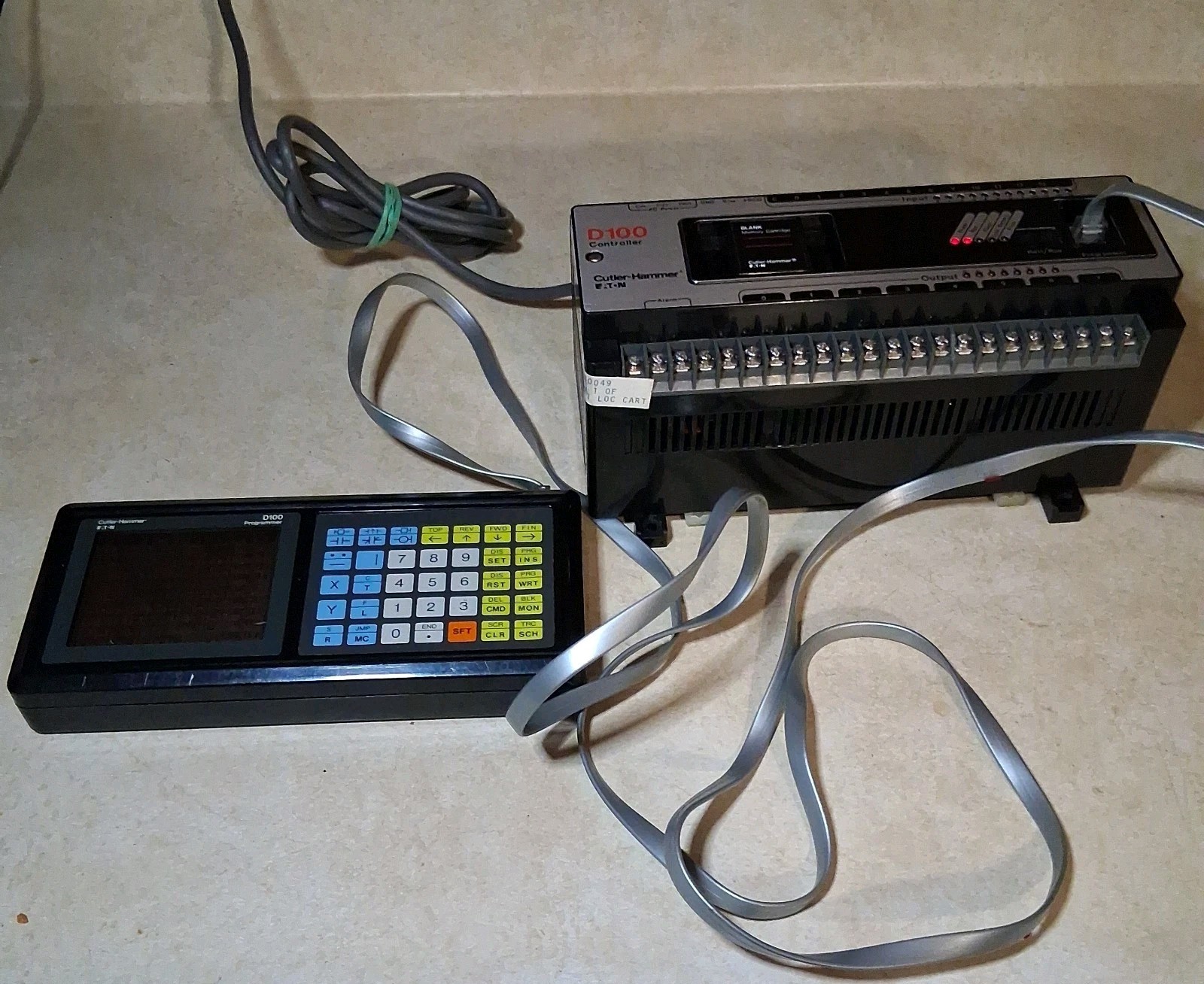 Cutler-hammer D100 Controller With Programmer Used W/Manuals, Case + Cables Cutler-hammer D100 Controller With Programmer Used W/Manuals, Case + Cables