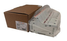 BOX OF 6 NEW FERRAZ SHAWMUT / MERSEN US3J1I  FUSEHOLDERS 600V 30A picture