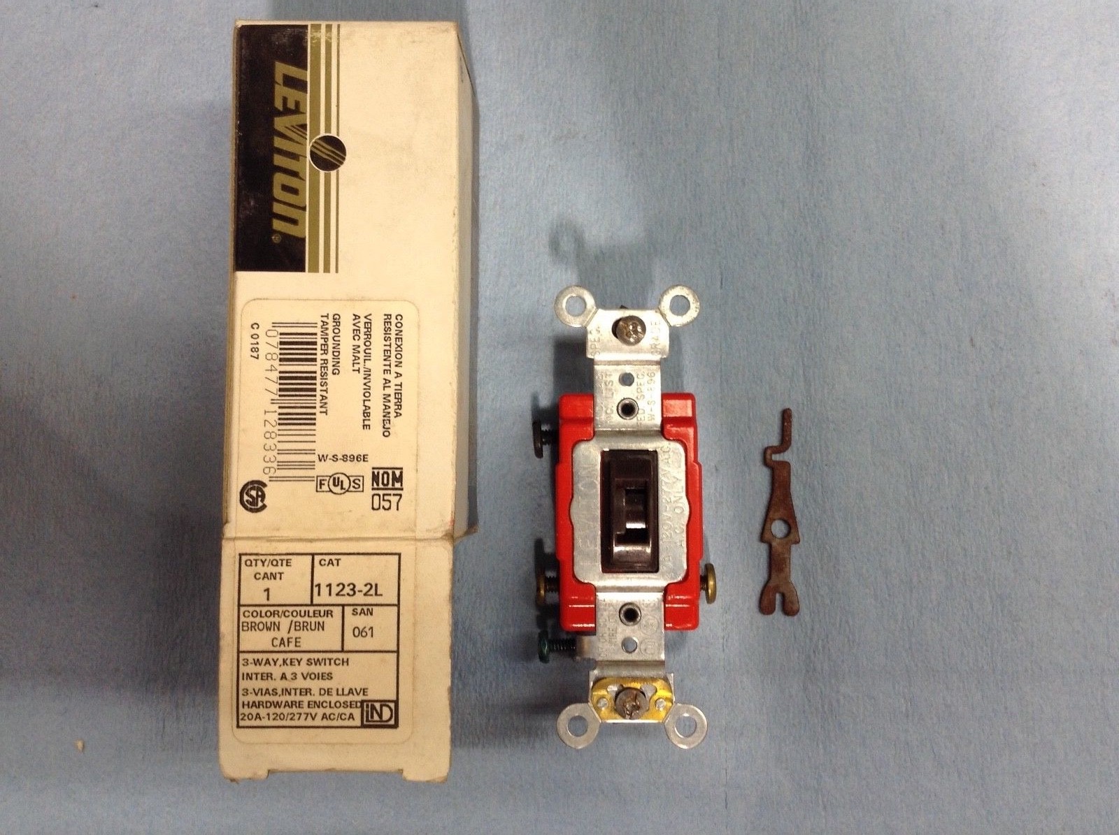Leviton 1123-2L 3 way key switch 20a Leviton 1123-2L 3 way key switch 20a