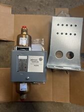 Johnson Controls P74FA-5C Differential Pressure Control picture