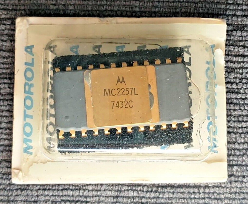 NEW Motorola MC2257L 7432C Integrated Circuit NEW Motorola MC2257L 7432C Integrated Circuit