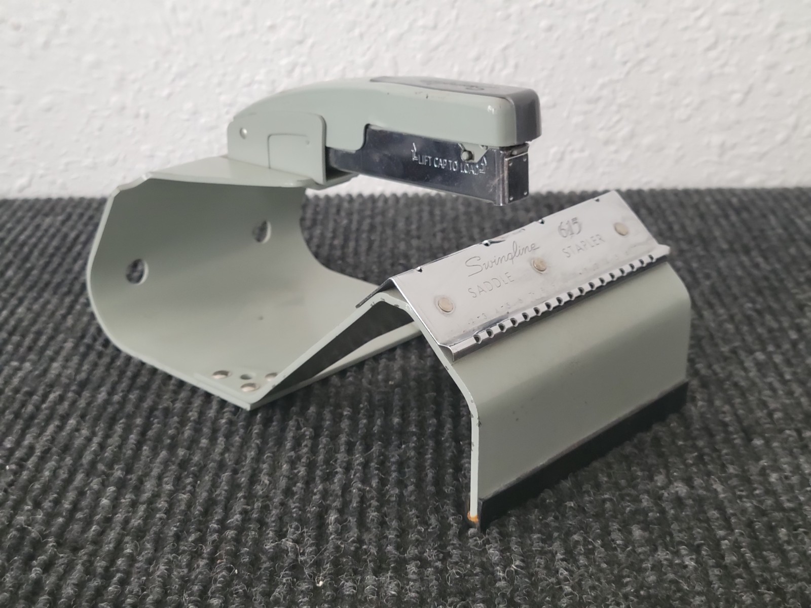 Vintage Swingline 615 Saddle Stapler Booklet Pamphlet Binding Stapler Gray WORKS Vintage Swingline 615 Saddle Stapler Booklet Pamphlet Binding Stapler Gray WORKS