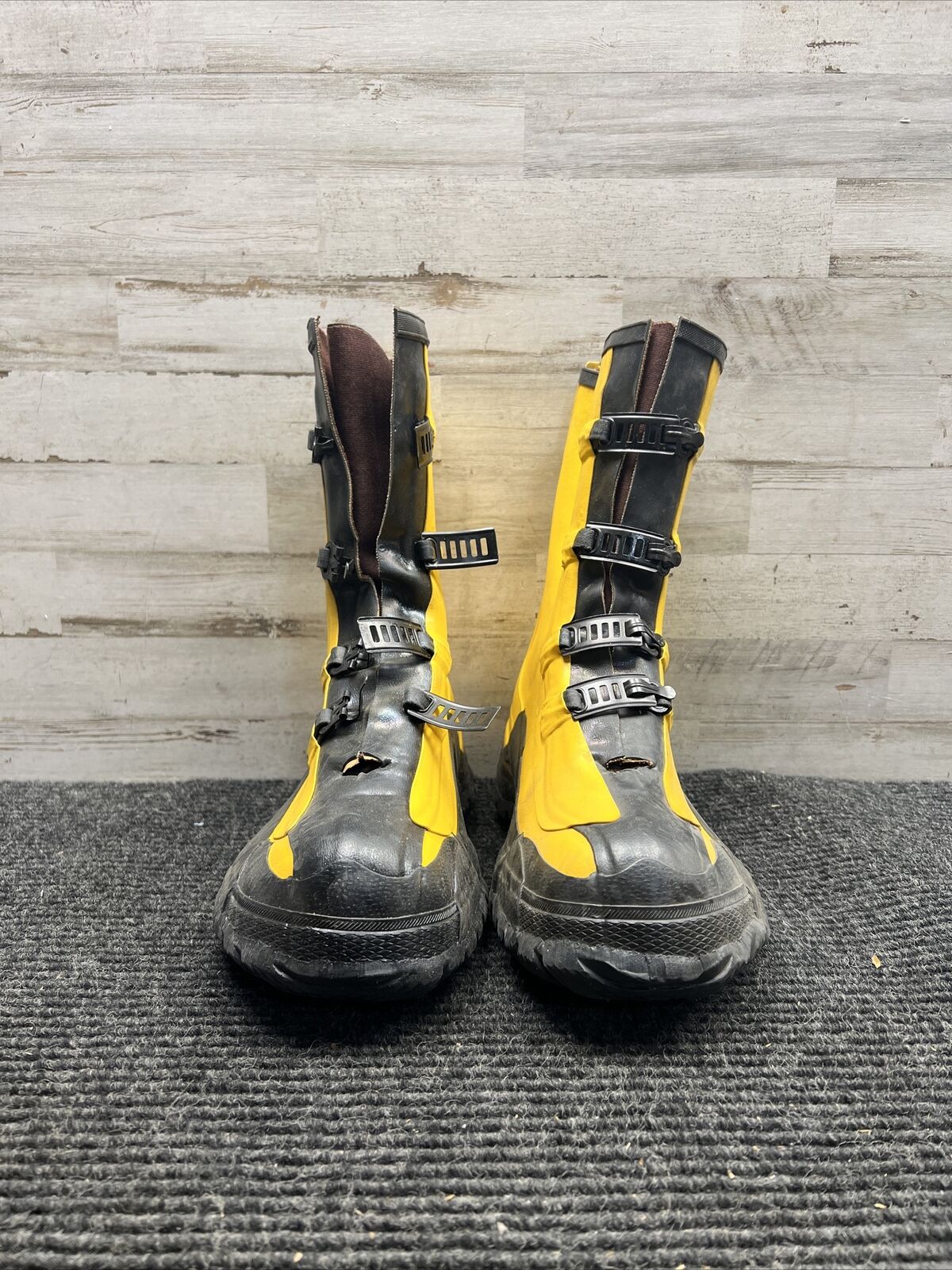 Honeywell 31924 Servus Yellow Rubber Dielectric Boots 4 Buckle Size 8