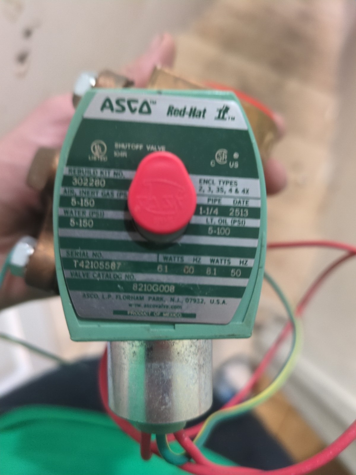 Asco Red Hat II Solenoid Valve Model #8210G008 1-1/4 Pipe Thread, 5-150 PSI