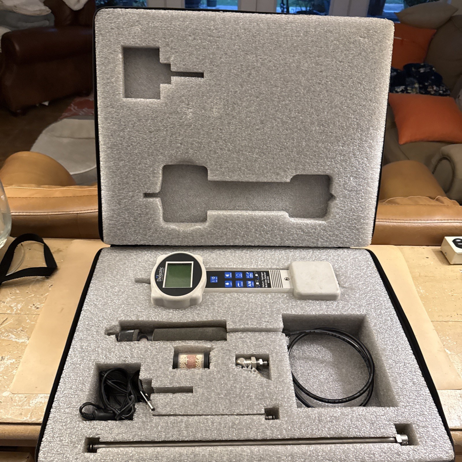Radiodetection Dielectric MGD-2002 Multi-Gas Leak Locator. JN1 Radiodetection Dielectric MGD-2002 Multi-Gas Leak Locator. JN1