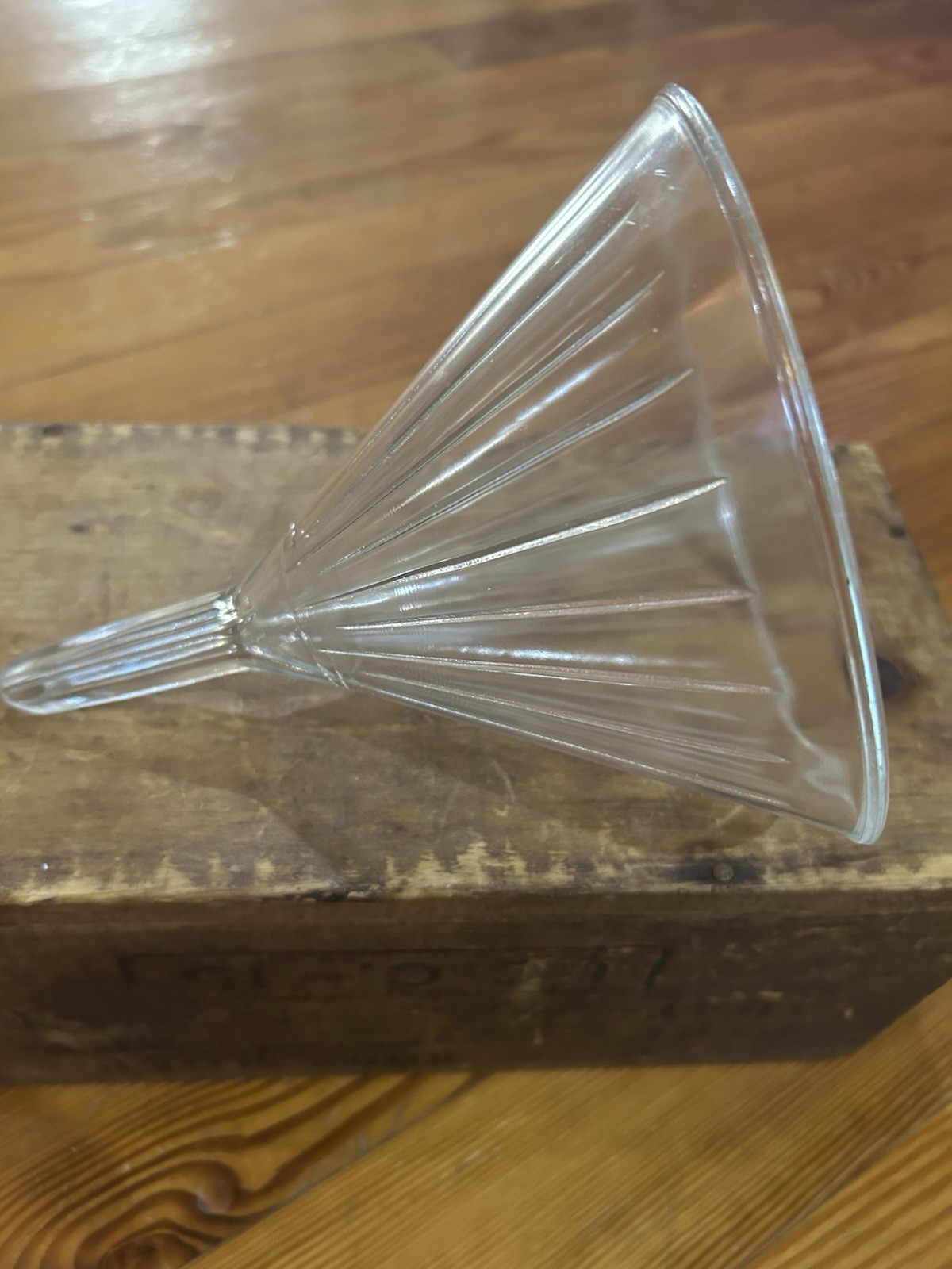 ANTIQUE Clear Glass Ribbed Apothecary Funnel w/ Long Stem Laboratory/Pharmacy ANTIQUE Clear Glass Ribbed Apothecary Funnel w/ Long Stem Laboratory/Pharmacy
