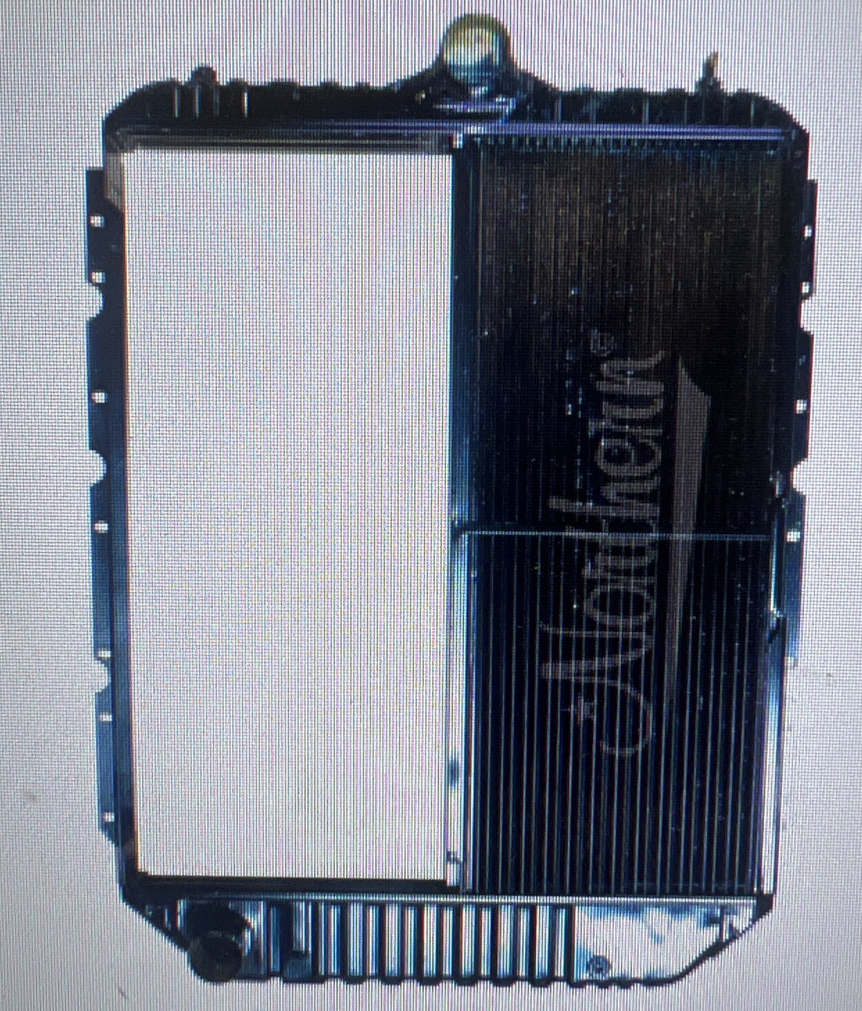 New 238519 Fits International / Blue Bird Radiator 30 1/2 x 12 5/8 x 2 1/16 New 238519 Fits International / Blue Bird Radiator 30 1/2 x 12 5/8 x 2 1/16