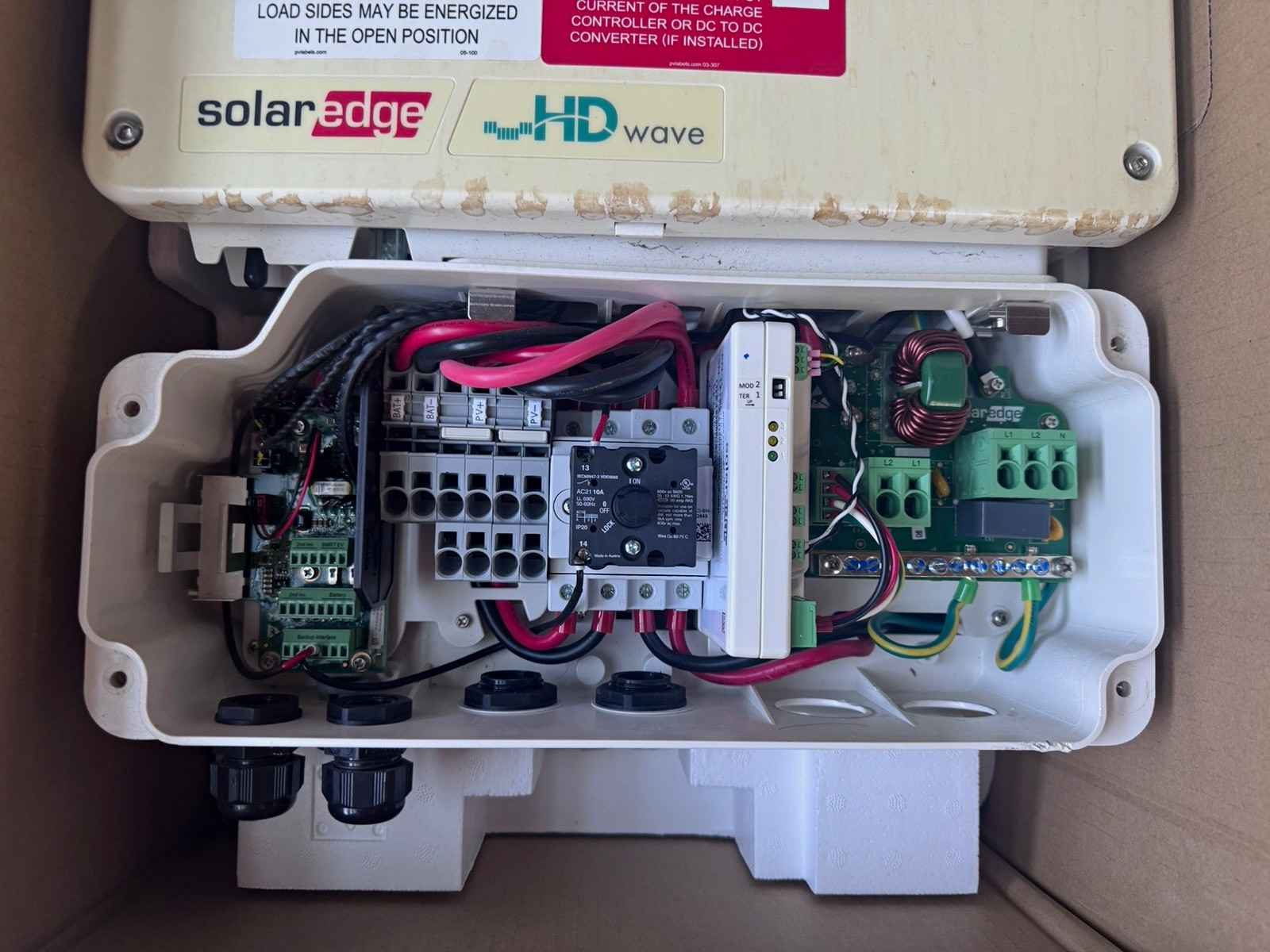 SolarEdge SE7600H-US HD-Wave Photovoltaic Inverter Rapid Shutdown System