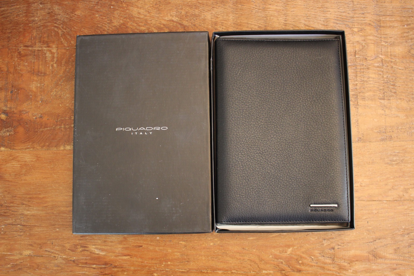PIQUADRO Quality Black Leather Address Book ITALY Never Used In Box