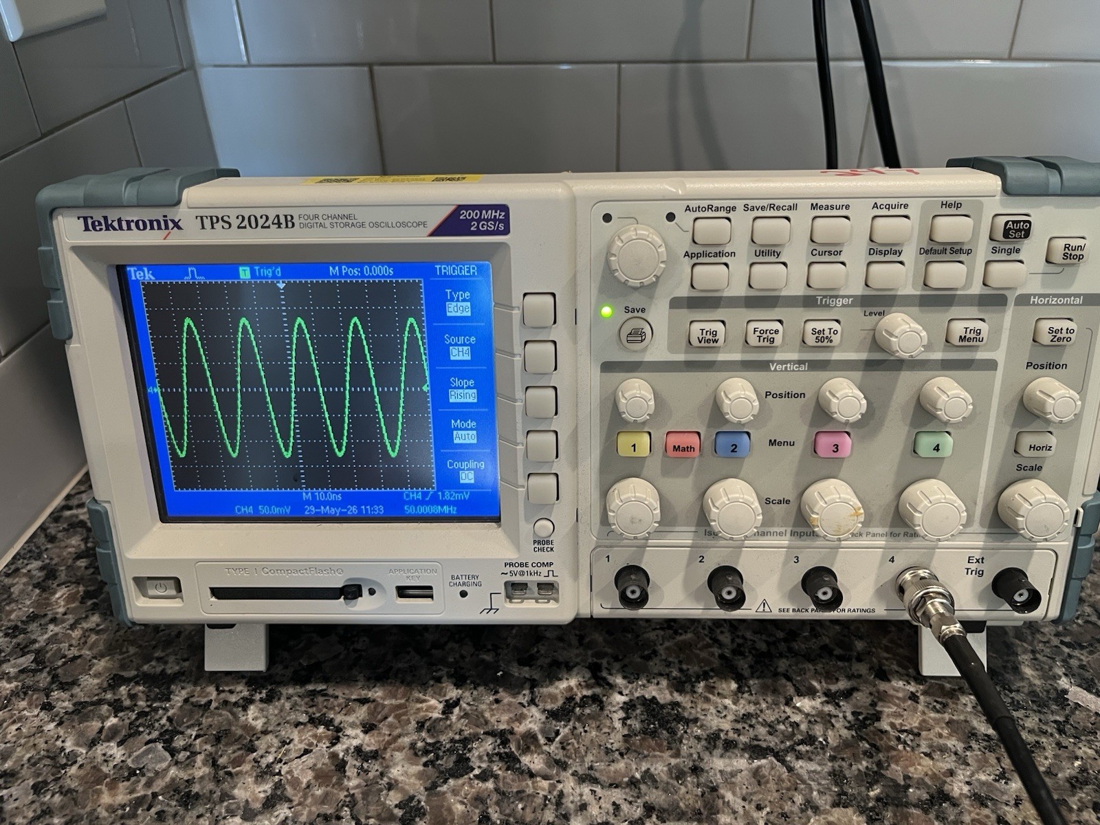 Tektronix TPS2024B 200MHz 2GS/s 4CH Oscilloscope Digital Storage Tektronix TPS2024B 200MHz 2GS/s 4CH Oscilloscope Digital Storage