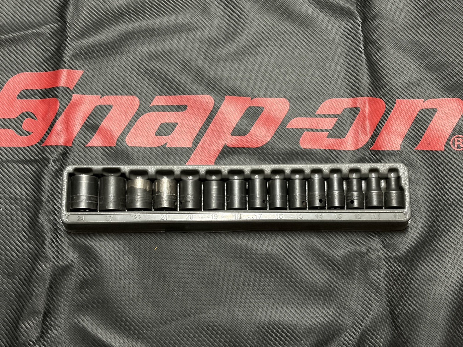 Snap-on Tools Flank Drive 6-Point Metric Impact Socket Set 1/2 Snap-on Tools Flank Drive 6-Point Metric Impact Socket Set 1/2