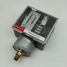 Honeywell L91B 1035 Proportional Pressuretrol Pressure Monitoring Controller picture