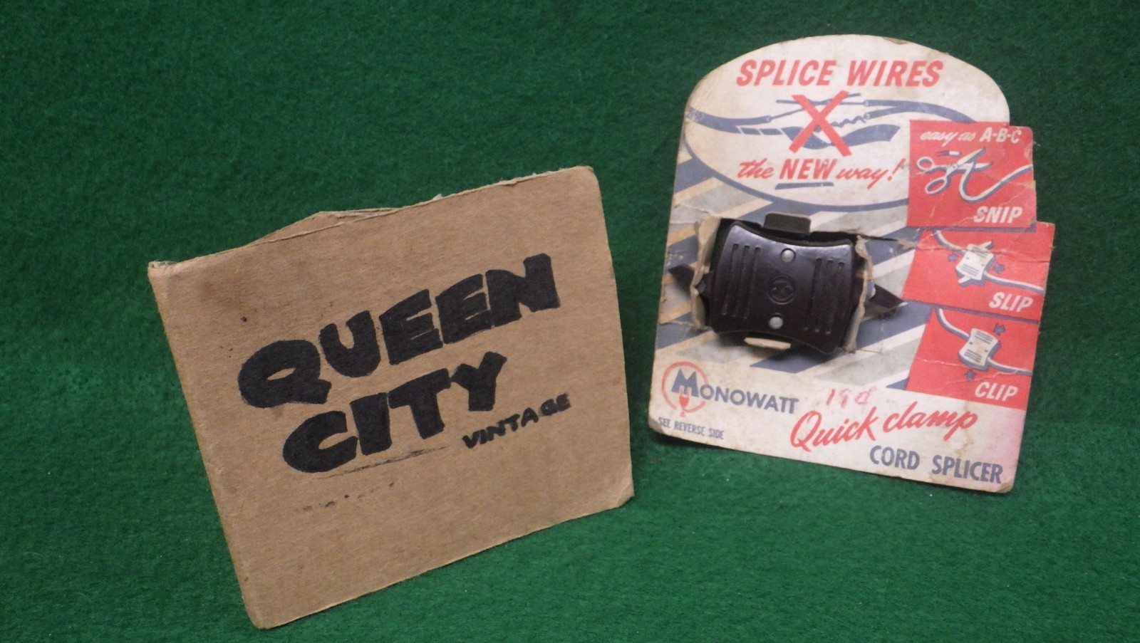 NOS Vintage Monowatt Quick Clamp Cord Splicer 1950s Bakelite w/Hang Tag NOS Vintage Monowatt Quick Clamp Cord Splicer 1950s Bakelite w/Hang Tag