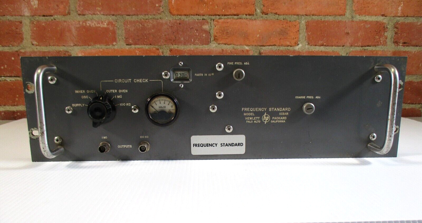 HP Frequency Standard Model 103AR Quartz Oscillator
