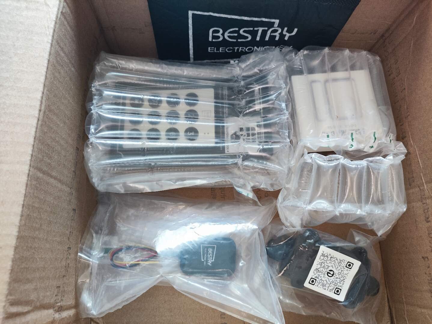 Smart upgrade kit for door access control system in multi-tenant apartments