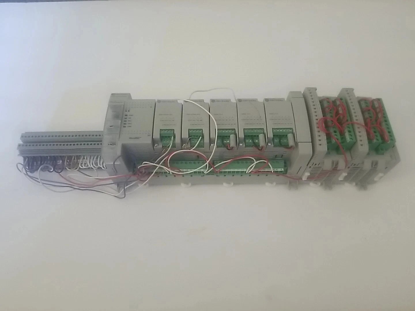 ALLEN BRADLEY 2080-LC50-48QBB Micro850 Programable Controller Controller ALLEN BRADLEY 2080-LC50-48QBB Micro850 Programable Controller Controller