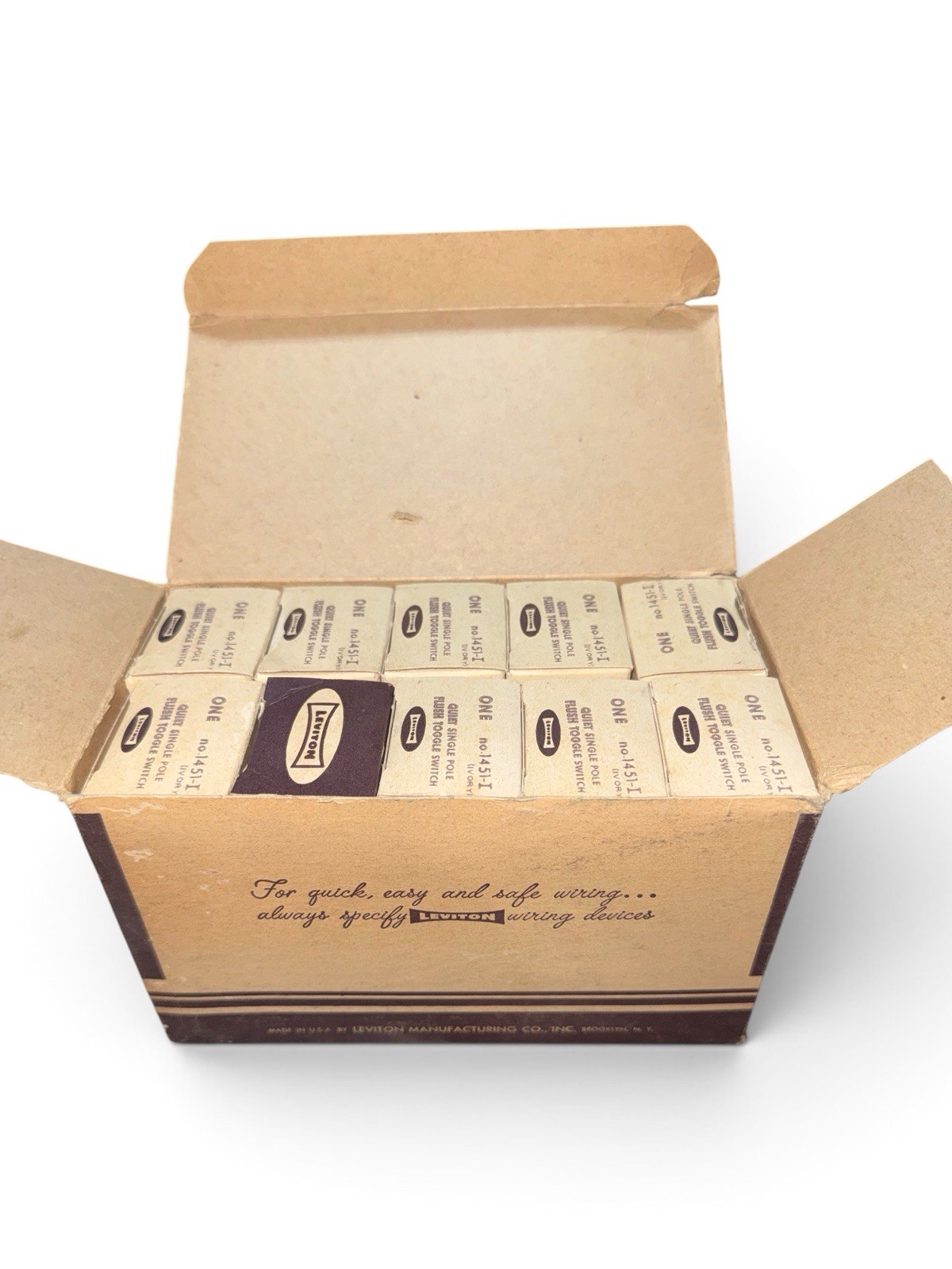 Box Of 10 NOS Leviton 1451-I Flush Toggle Switch Box Of 10 NOS Leviton 1451-I Flush Toggle Switch