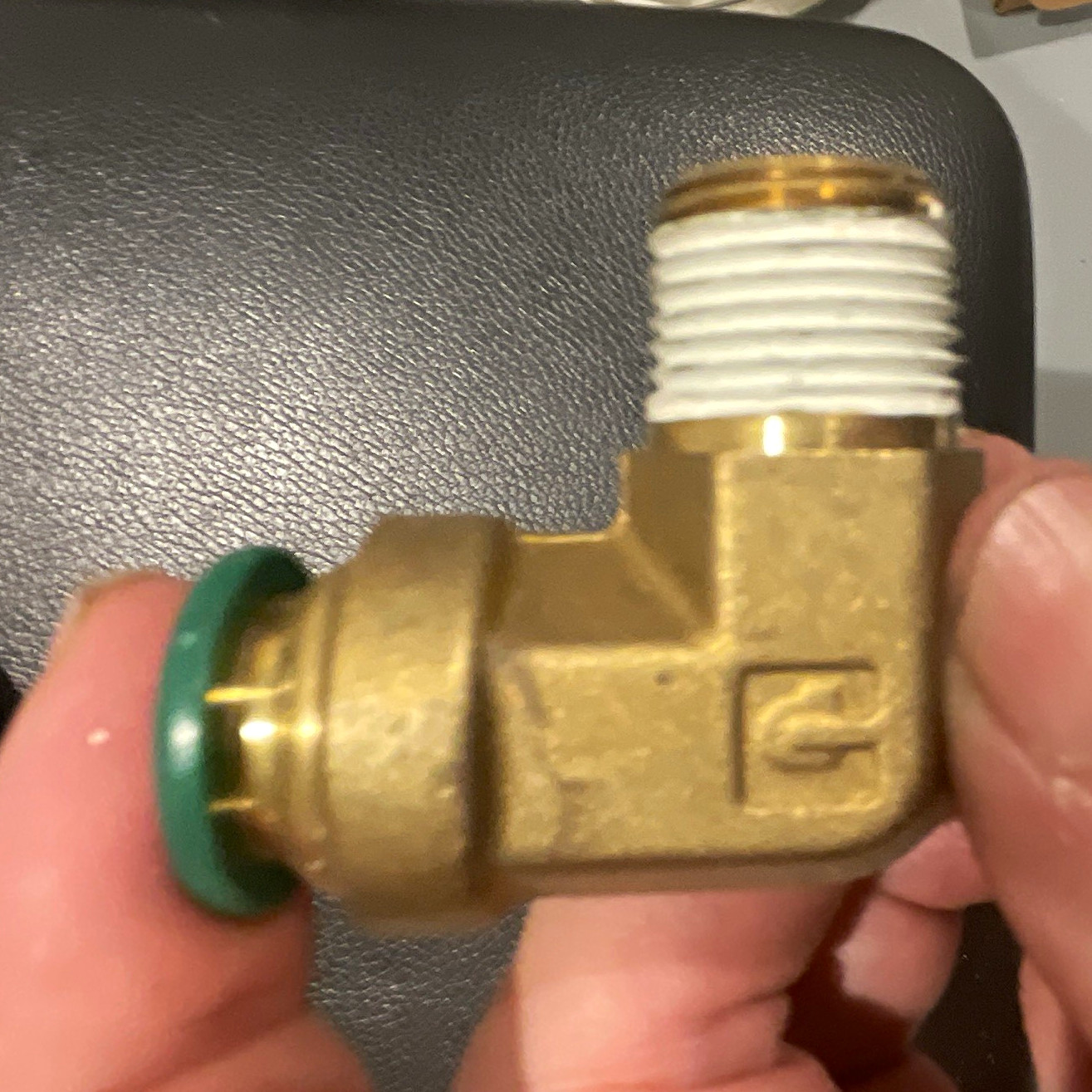 Lot of 31 Parker 169PTC-8-6 Brass Push-to-Connect Swivel Elbow 1/2 Lot of 31 Parker 169PTC-8-6 Brass Push-to-Connect Swivel Elbow 1/2