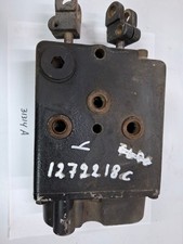 USED GENUINE CASE 1272218C1 BRAKE VALVE picture