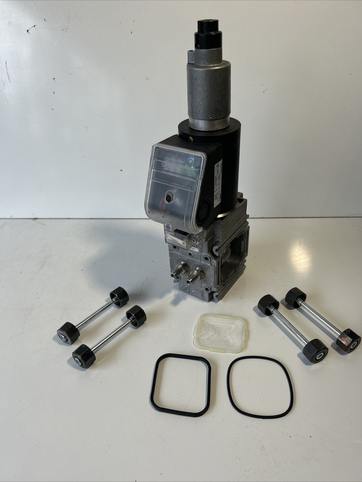 Nos Surplus KROM SCHRODER VAS2T-/LQSR SOLENOID VALVE